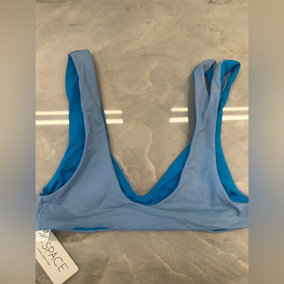 NWT! L*Space One Wave Reversible Bikini Top. Size Small $99 - Picture 2 of 5